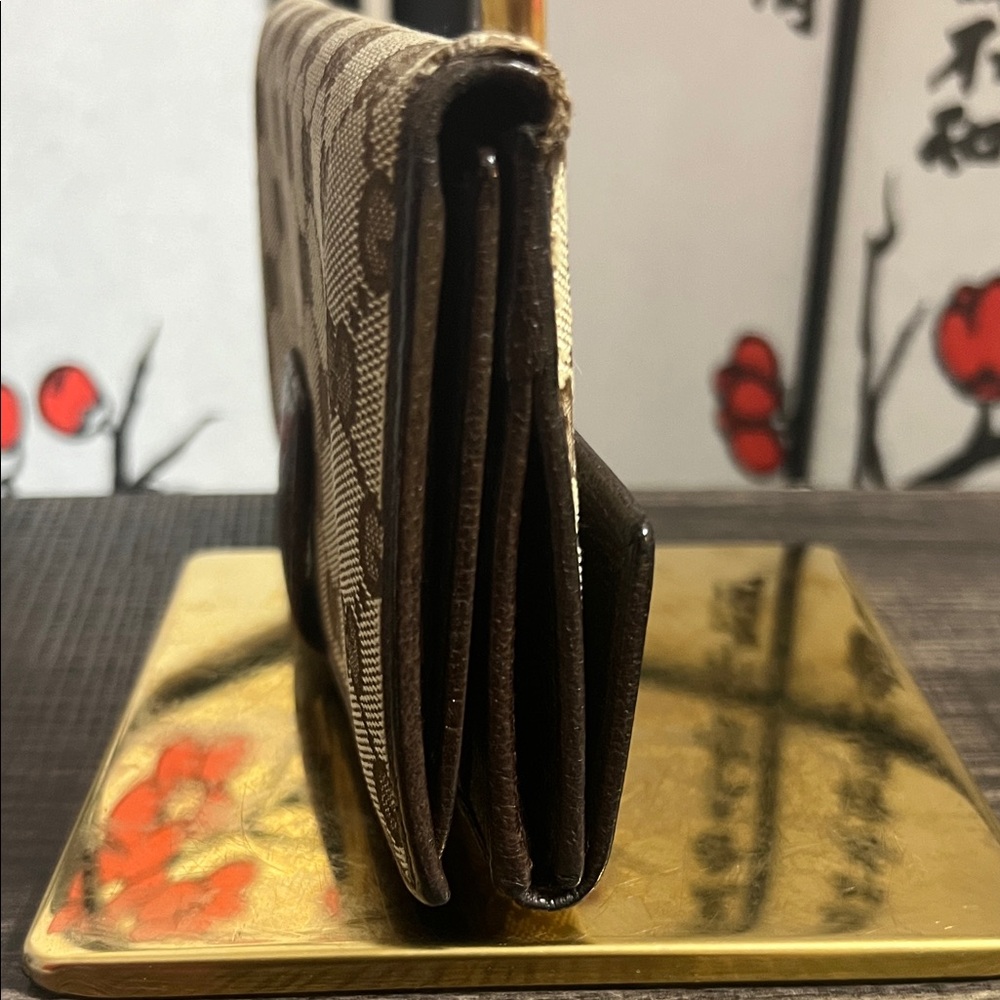 ⭐️Gucci Beige and Brown Monogram Wallet - Picture 6 of 14